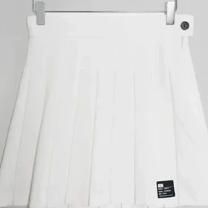 Tennis kjol - En jättefin tennis kjol, köpte av en annan säljare här på plick men är för liten nu, köparen står för frakt💕