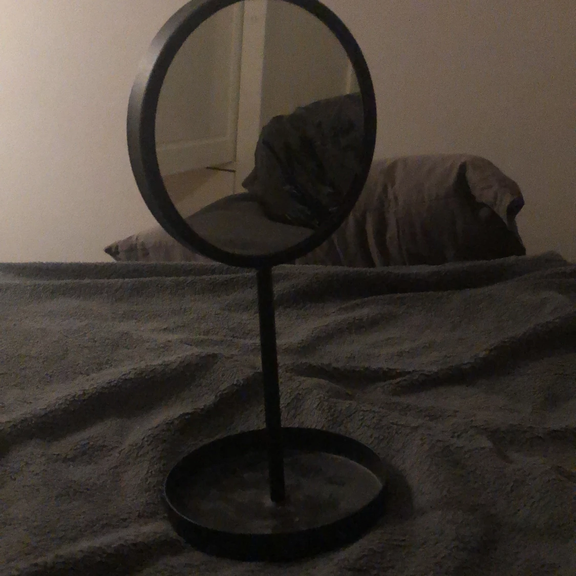 Svart stående spegel - 90