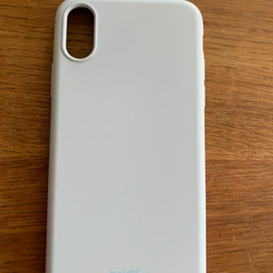 Holdit skal  - Helt oanvänt holdit skal i en helt underbar ljusblå färg!                Passar till IPhone X samt Xs