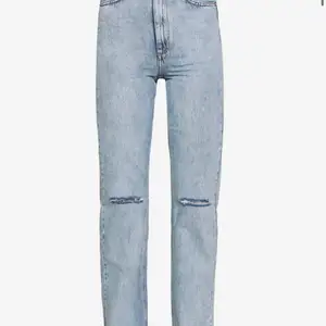 Säljer mina Carin Wester jeans, använda 2 gånger. Super fina i storlek 38