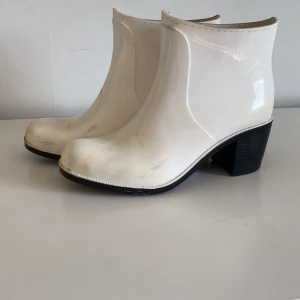 Gummistövlar men klack - Helt oanvända 