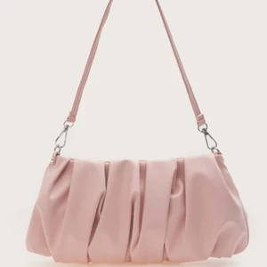 Väska✨ - Super gullig väska, perfekt nu till sommaren.🥰