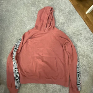 Hoodie - En Hoodie i gammel rosa, jätte skön och fin men använder inte längre 😊