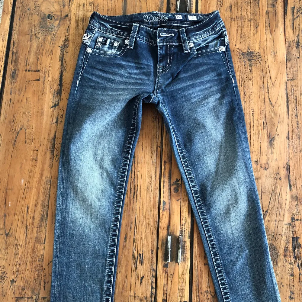 Miss Me jeans stl.26/32, använda 2ggr . Jeans & Byxor.