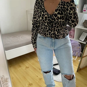 Topp från Gina - Topp i leopard