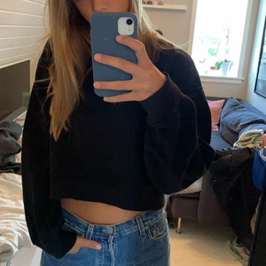 Zara tröja  - Svart tröja köpt på zara. Endast använd några få gånger.