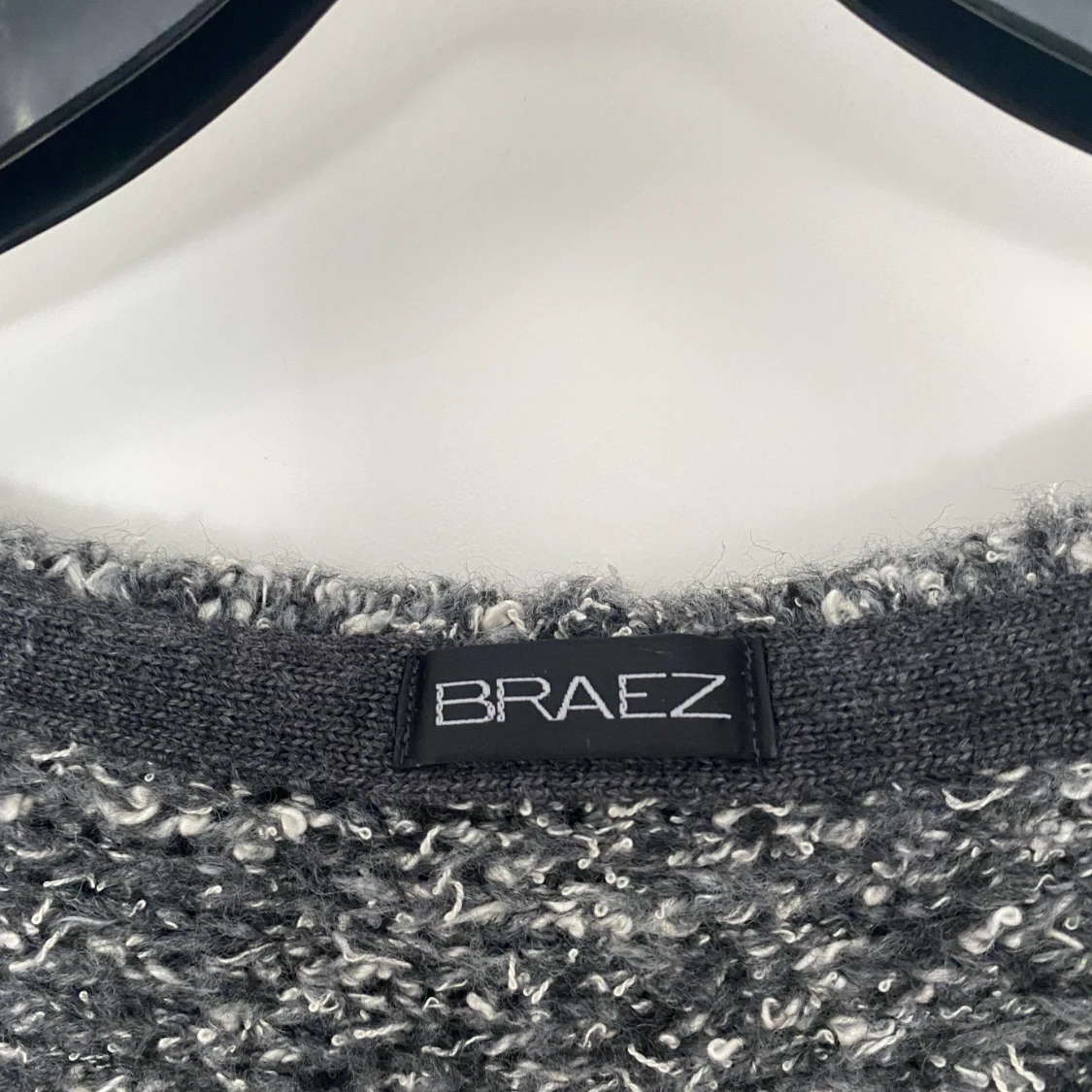 Grå & vit kofta  - 91