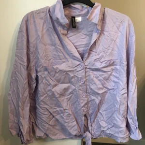 Lila blus - Lila blus från H&M. 
