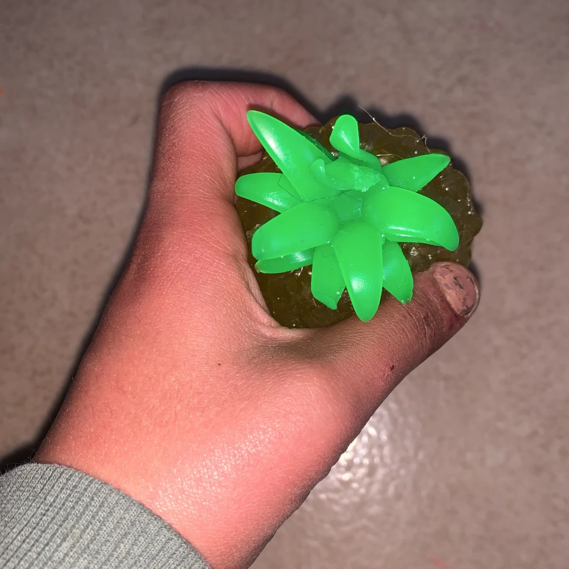 Ananas stressboll - 83