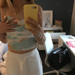 Shein topp - Assnygg topp från shein som jag bara inte tycker passar på mig. Storlek xs men kan bli större då den har en knytning där bak.