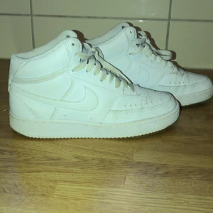 Höga air force - Bra skick, 1 månad gamla, intressekonflikt🥰