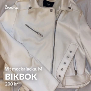 Mockajacka, M - Vit märkesjacka 