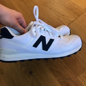 New Balance Sneakers - Great condition, size 41.5 but fits 40-41 ! 450 + Shipping ❤️