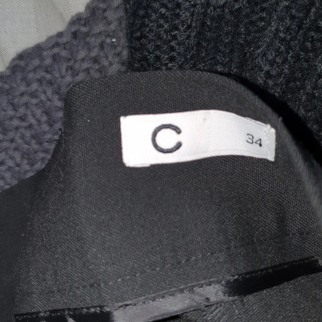 Kostymbyxor från Cubus st 34, högmidjad modell - 91