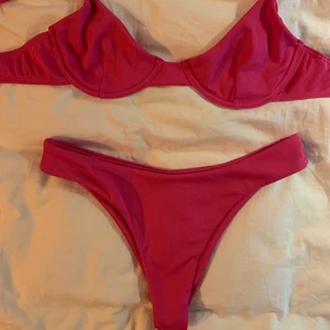 Bikini shein - Oanvänd bikini från shein! Säljer pågrund av för liten💕om du köper fler än en kan man få rabatt!