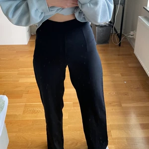 Kostymbyxor - SKITsnygga å sköna kostymbyxor från bikbok, knappt använda 