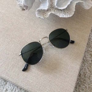 Corlin solglasögon Lecce - Solglasögon från Corlin Eyewear i modellen Lecce Silver. Helt nya. Nypris 699 kr.