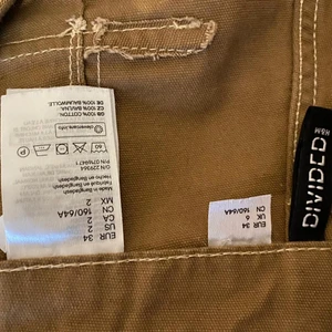 Byxor från H&M - Byxor från HM. Har haft den många gånger på mig. Intresse Dm