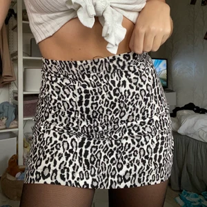 Leopardkjol - Super fin leopardkjol från nakd i storlek xxs, jag skulle dock säga att den även passar en xs. 