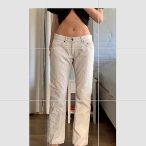 Beiga low Waist jeans - Snygga jeans i beige