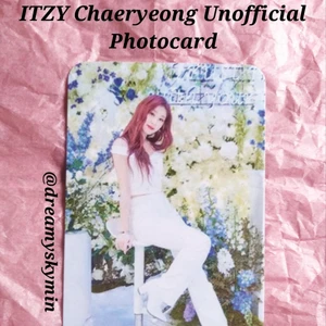 ITZY Chaeryeong Unofficial Photocard - Unofficial Photocard på Chaeryeong från ITZY. Gratis frakt och freebies ingår i köpet. Kostar bara 50 KR. Kontakta mig om du är sugen på att köpa.