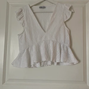 Världens sötaste blus/topp - Jättesöt topp som tyävrr inte kommer till användning men som jag älskar i strl M men skulle säga att den är mer en M