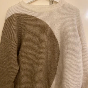 Stickad tröja  - Inte riktigt min stil längre, nypris 400. 