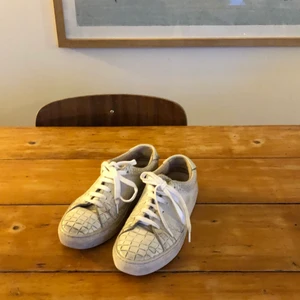 Axel Arigato sneakers snake leather - Sneakers from Axel Arigato bought in Stockholm some time ago.. snake leather, they are worn but good condition 💫