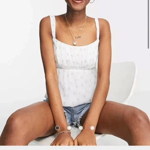 Superfin topp - Säljer denna supergulliga toppen🤍