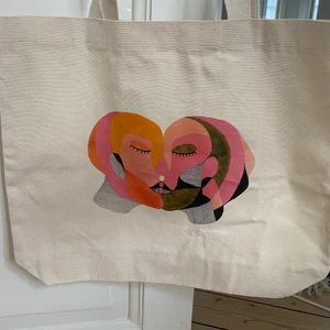 Ny tygväska - Helt ny tygväska. 100% canvas tyg som är slitstarkt. 150kr inklusive frakt.