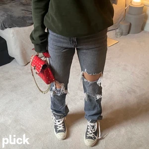 ZARA JEANS - Använda ett fåtal gånger, helt slutsålda, jag står för frakt, bud är bindande!💓💕 