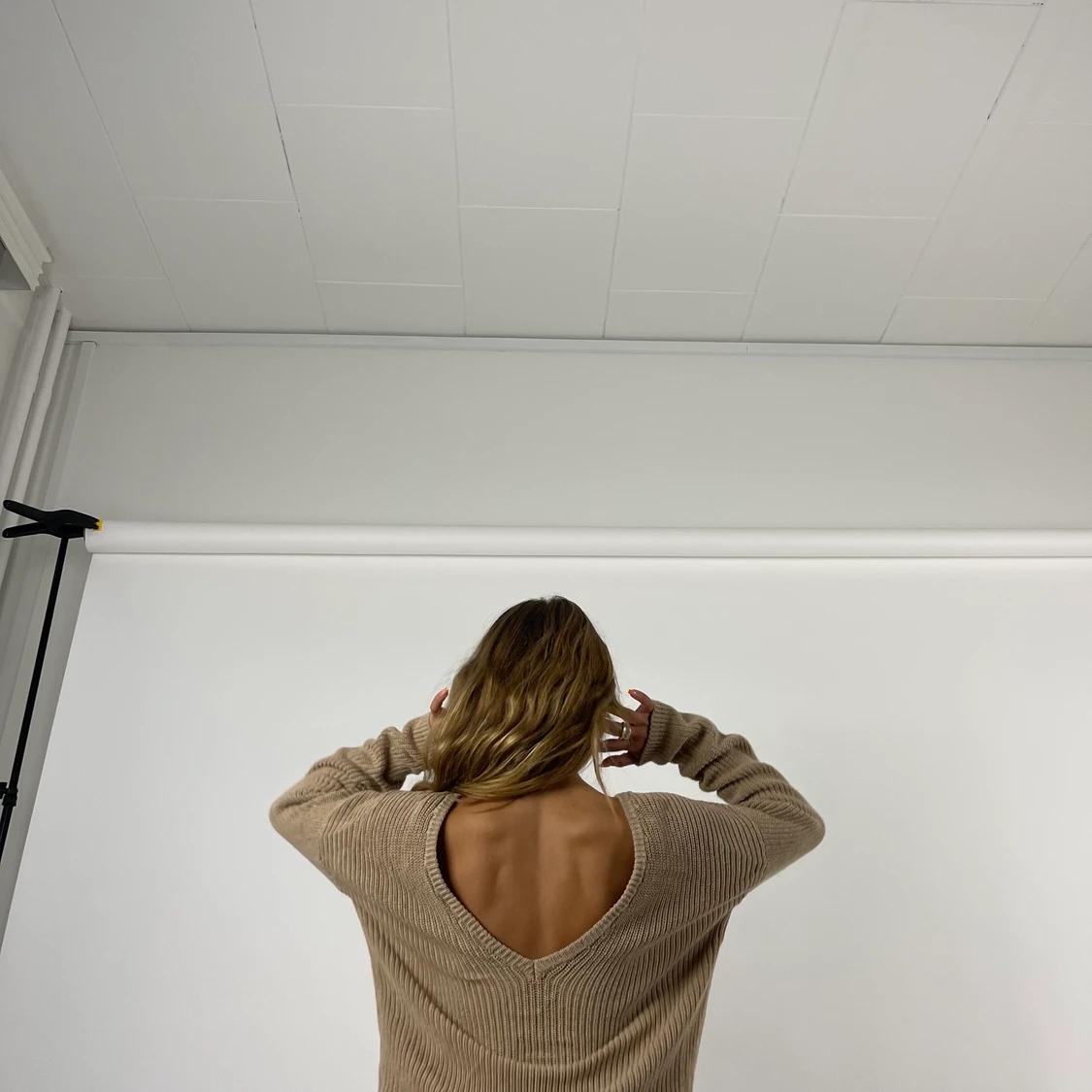 Sweater with open back - 91
