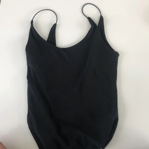 Svart Gina tröja S - Svart topp i storlek S, använt två gånger