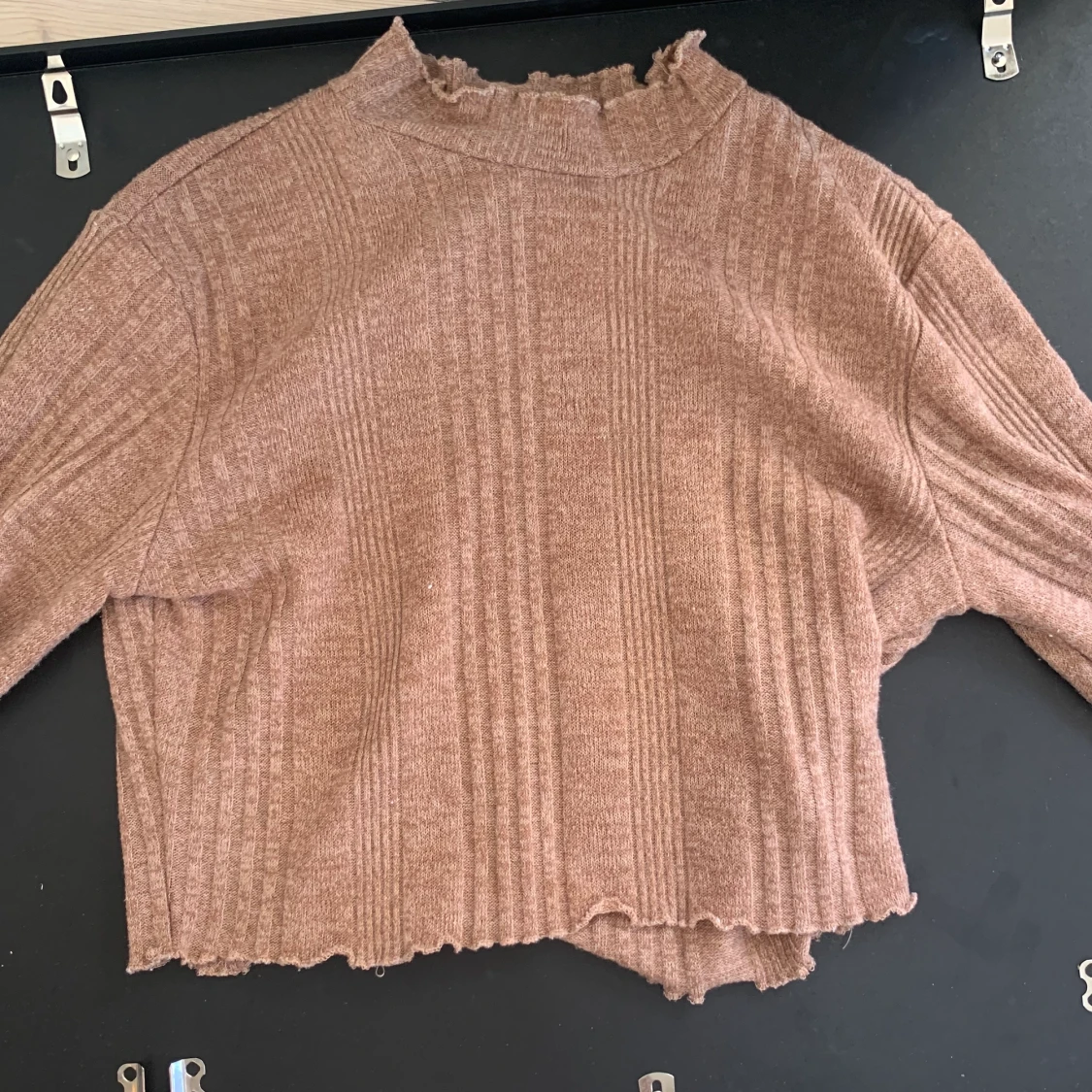 Croppad brun långärmad tröja - 90