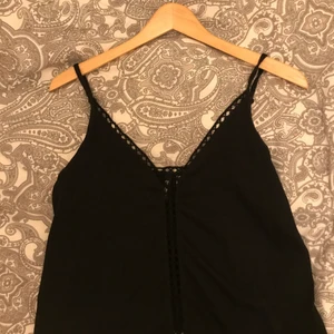 Svart topp - Storlek S, passar även XS o M. 💵10kr+40kr frakt💵