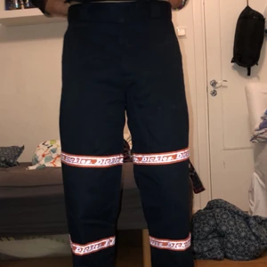 Dickes byxor  - Svarta dickes byxor med reflex remsor