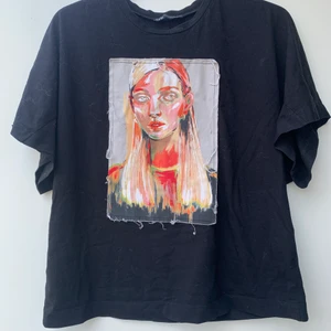 ZARA TSHIRT - Jättecool oversized T-shirt från ZARA. Möts upp i Borås/fraktas men köparen betalar frakt.