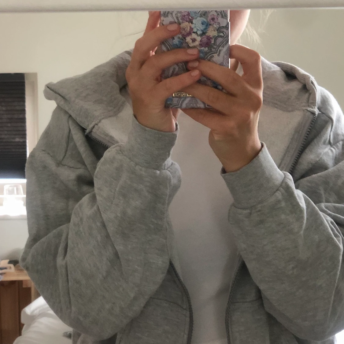 Grå zip hoodie - 91