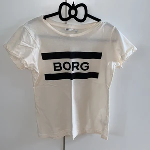Vit Björn Borg t-shirt - En vit Björn Borg t-shirt i mycket bra skick