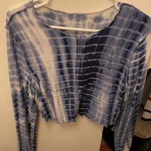 Tröja  - Jätte snygg mesh tröja. Storlek M och knappt använd, säljer för den inte kommer till användning. 40 kr plus frakt!