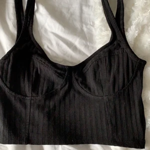 topp - topp från hm svart super snygg storlek s pris 80kr+frakt