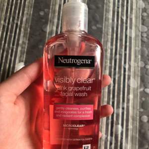 Säljer 4 stycken helt nya Neutrogena face wash pink grapefruit. Står ej för frakt, kan eventuellt möttas upp i Stockholm (runt Odenplan, T-centralen eller Märsta). Tar ej kontant, bara Swish.