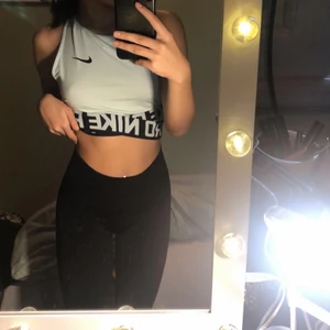 Tränings topp  - Jätte skön tränings topp som aldrig använt som är lite stor för mig.