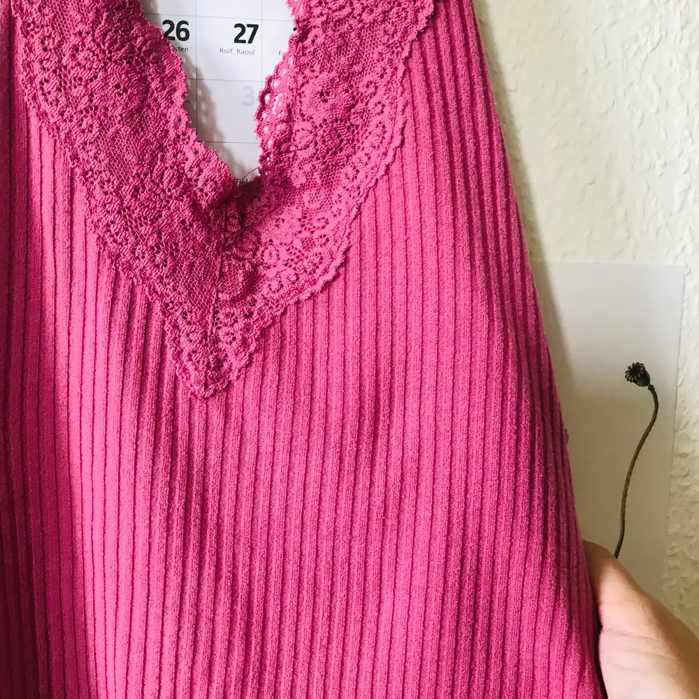 Pink comfortable body from Forever21. M but fits easily S. Perfect conditions and used 2 times indoors. . Blusar.