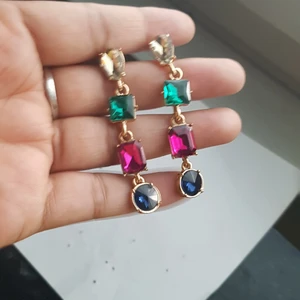 Örhengen  - Superfint Örhengen med stora sten. Helt 75kr plus frak 15