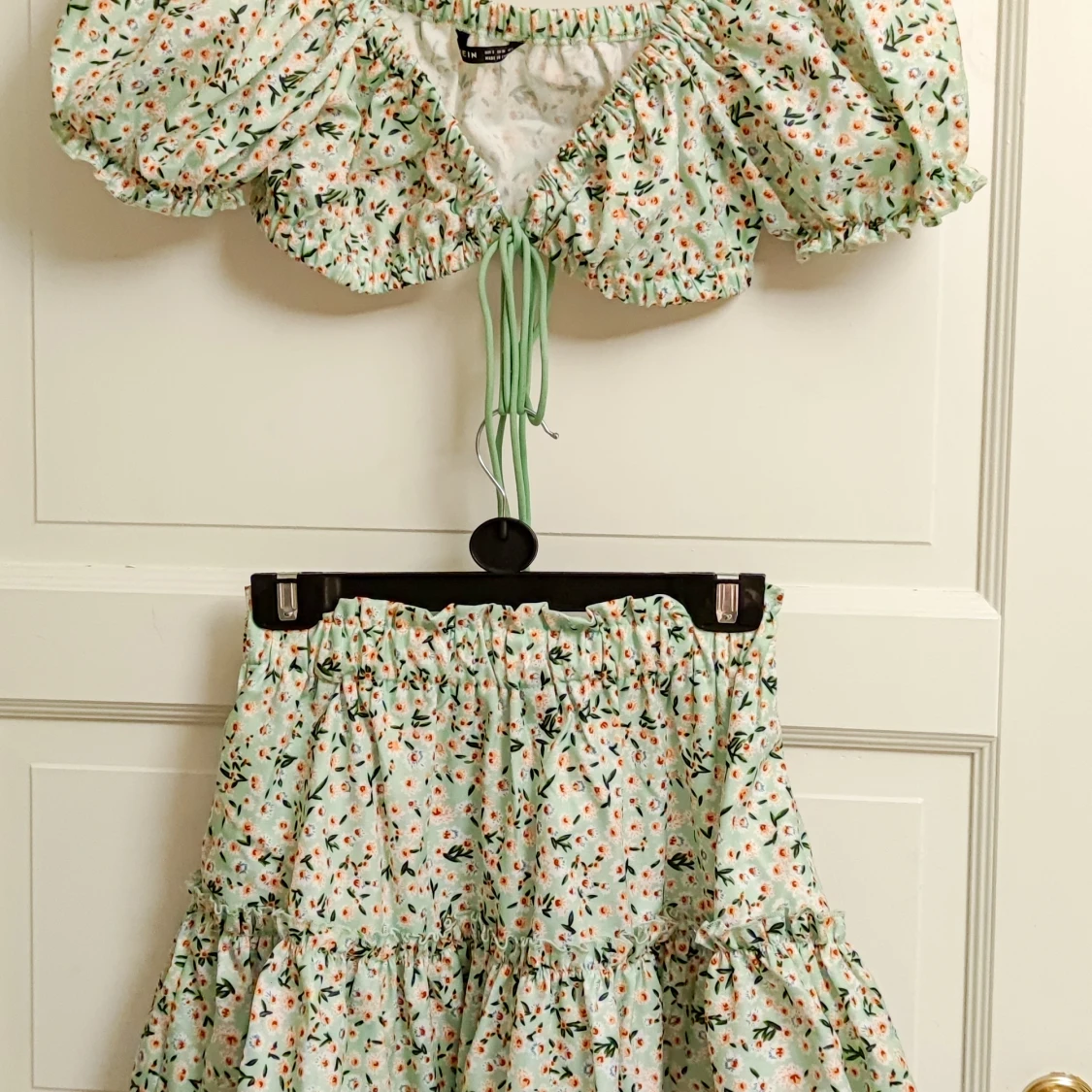 Blommigt set kjol+topp