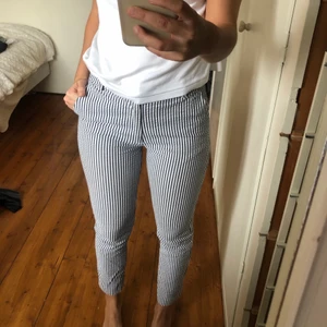 Kostymbyxor  - Säljer dessa kostymbyxor från Stradivarius som är supersköna och snygga!