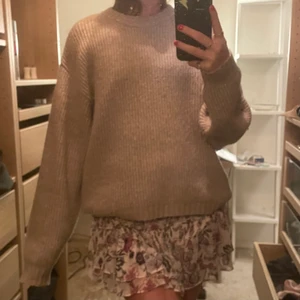 stickad tröja - Stickad tröja från HM som inte kommer till användning❤️‍🔥 Frakt tillkommer!
