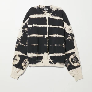 Weekday sweatshirt  - En oversized sweatshirt från Weekday. Aldrig använd. Nypris 400kr men säljs för 200kr 