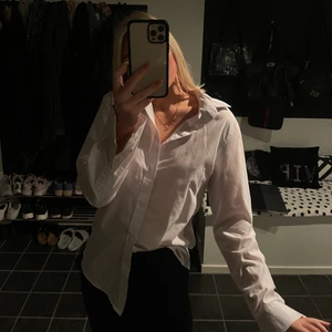 Skjorta  - Vit skjorta🤍